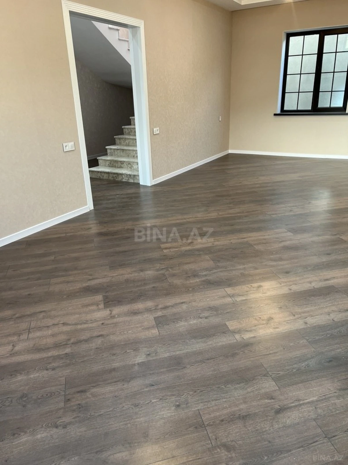 Satılır 5 otaqlı həyət evi 200 m²
