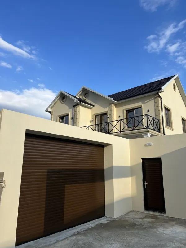 Satılır 5 otaqlı həyət evi 200 m²