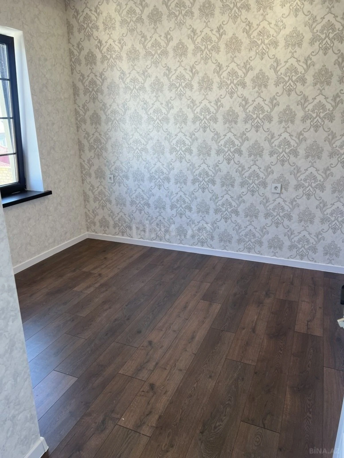 Satılır 5 otaqlı həyət evi 200 m²