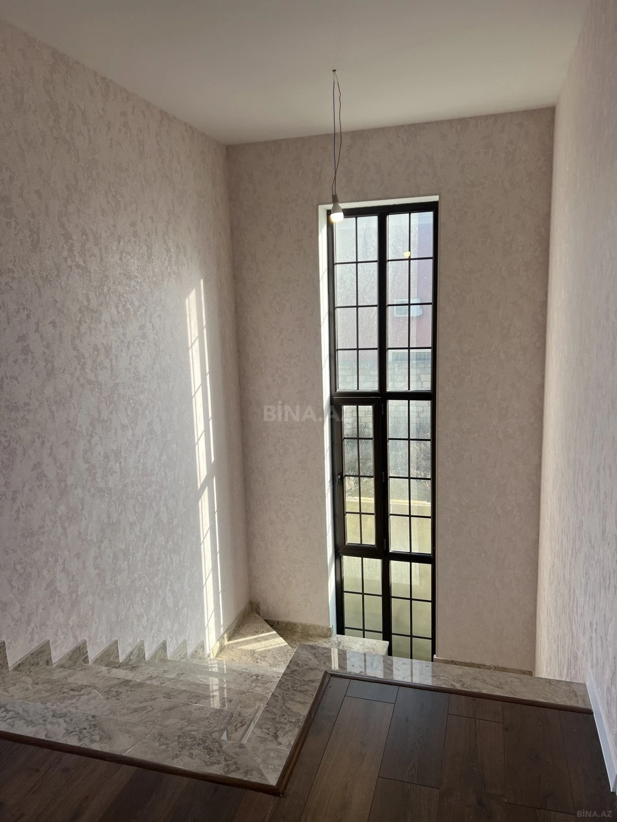 Satılır 5 otaqlı həyət evi 200 m²