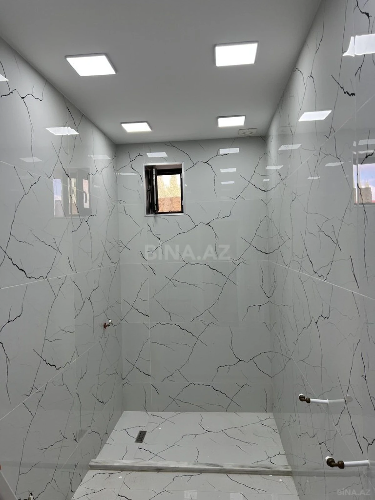 Satılır 5 otaqlı həyət evi 200 m²