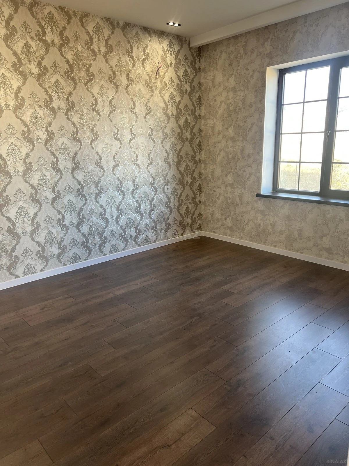 Satılır 5 otaqlı həyət evi 200 m²