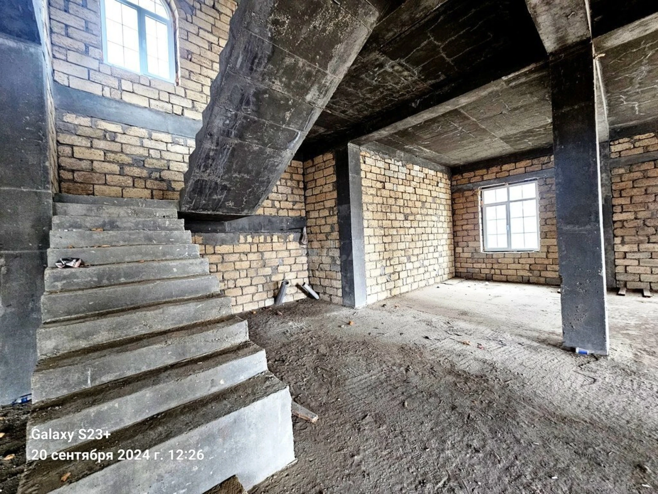 Satılır 6 otaqlı həyət evi 420 m²