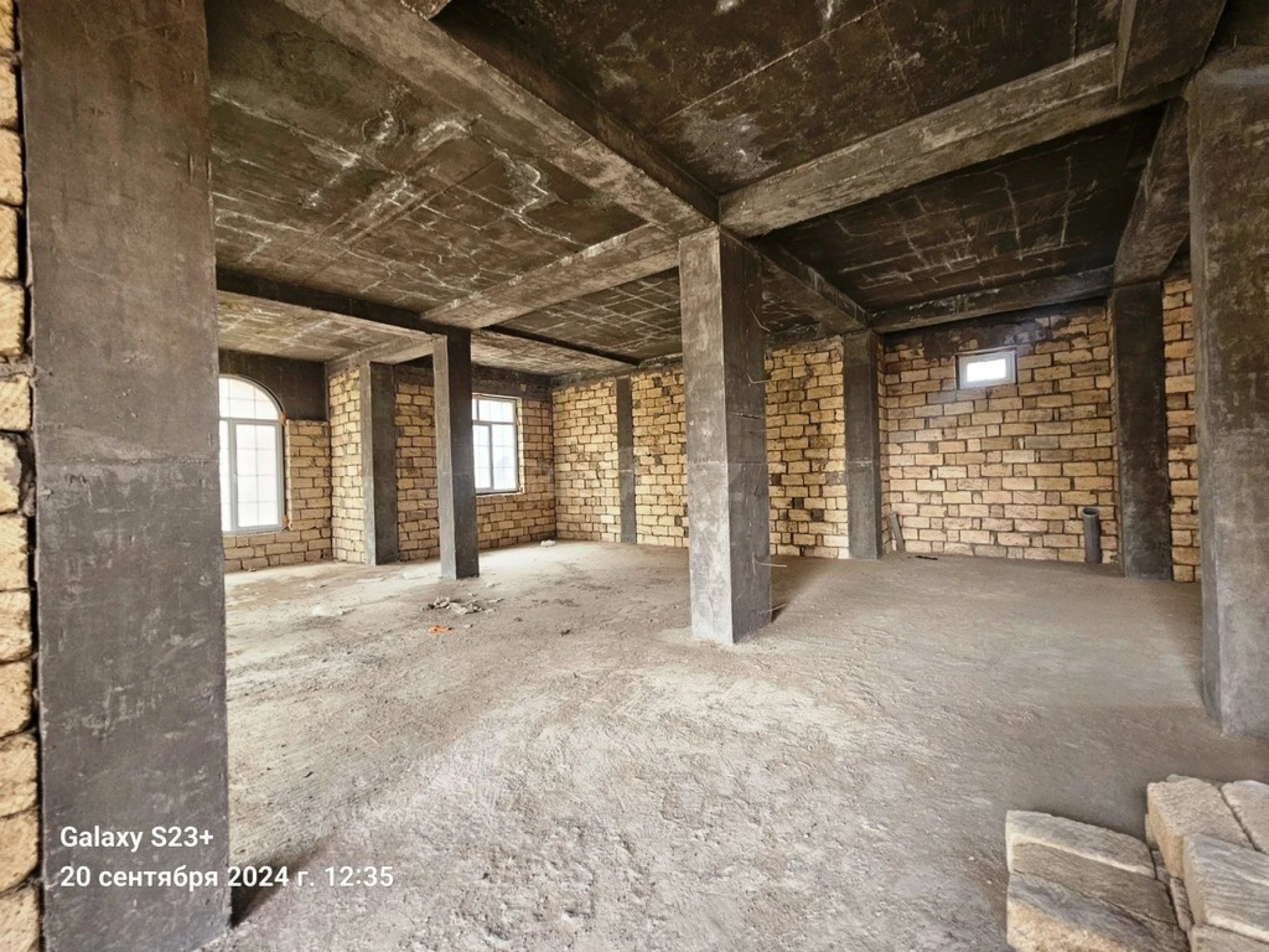 Satılır 5 otaqlı həyət evi 310 m²