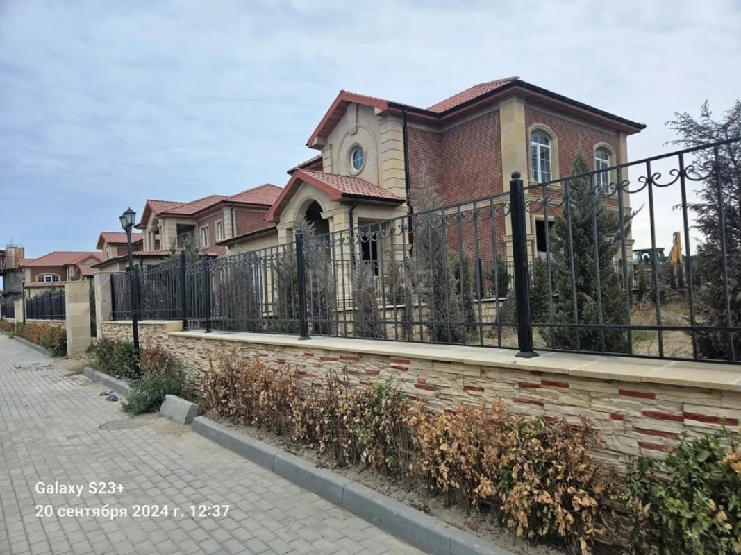 Satılır 5 otaqlı həyət evi 310 m²
