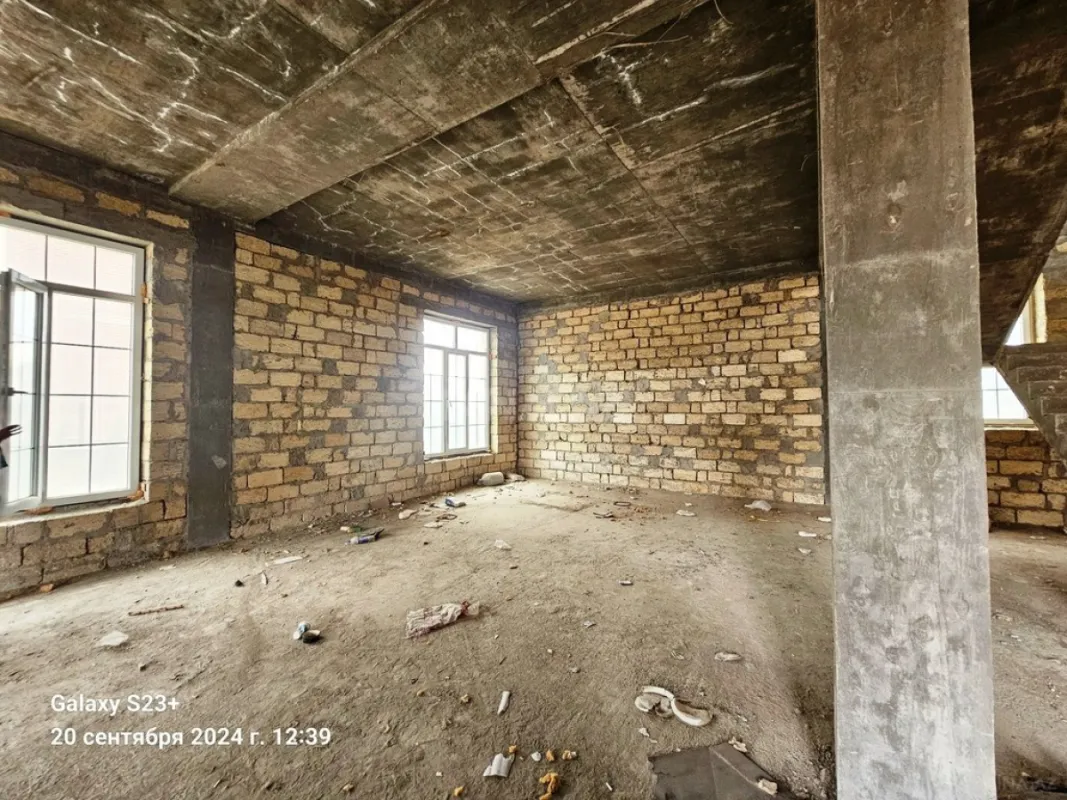 Satılır 5 otaqlı həyət evi 310 m²