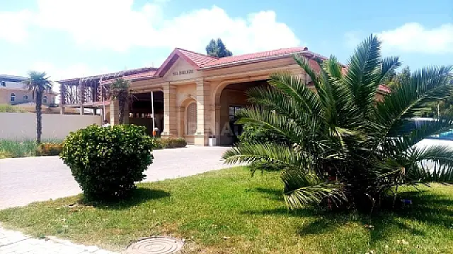 Satılır 5 otaqlı həyət evi 310 m²