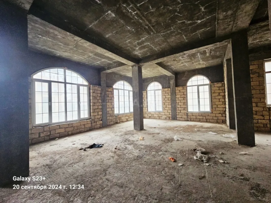 Satılır 5 otaqlı həyət evi 310 m²