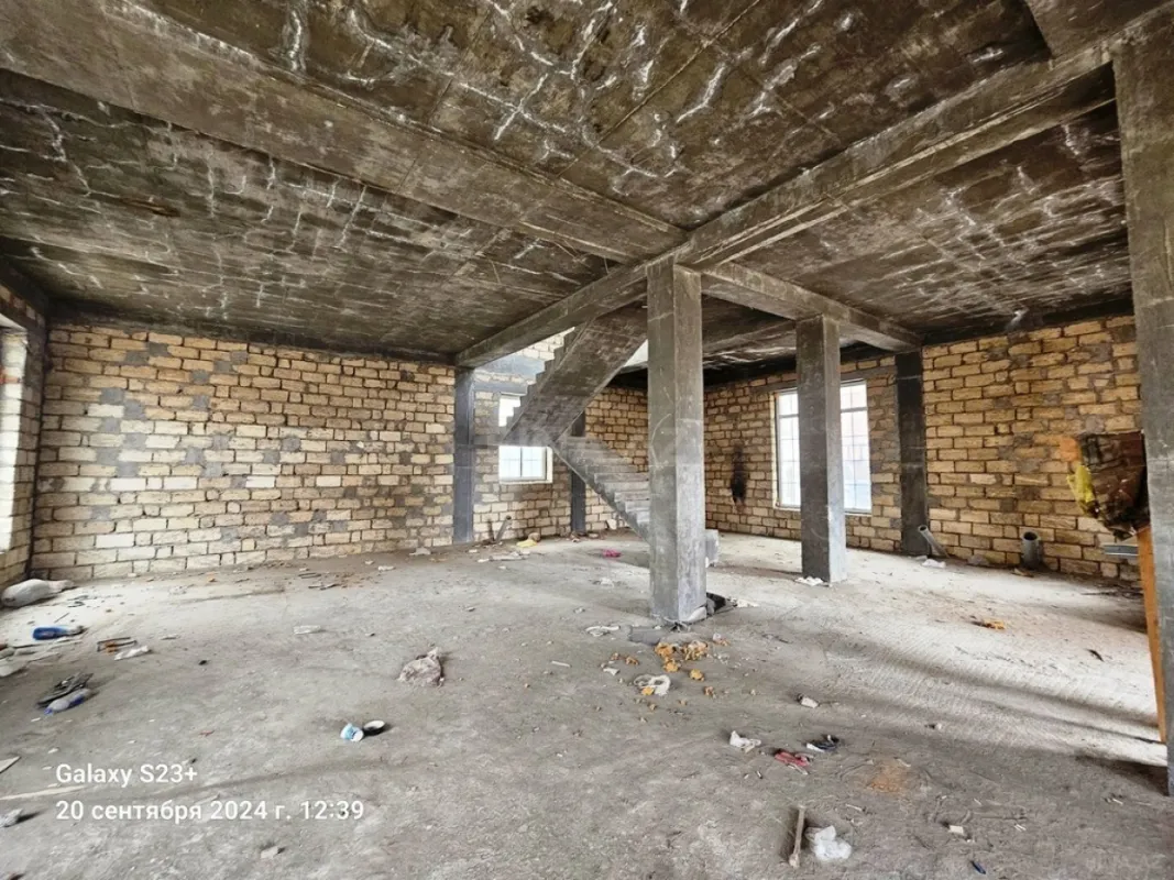 Satılır 5 otaqlı həyət evi 310 m²