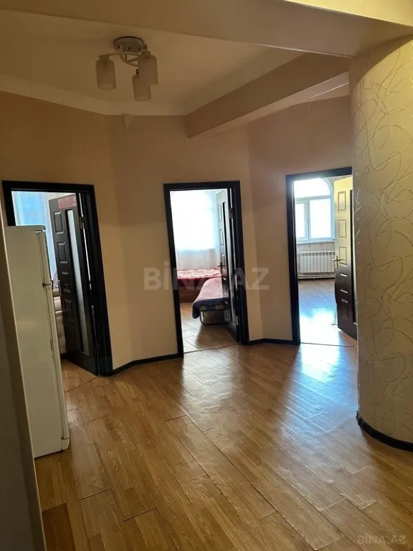 Satılır 2 otaqlı mənzil 77 m²