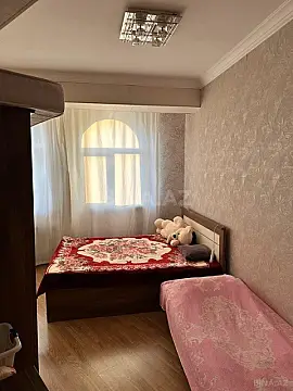 Satılır 2 otaqlı mənzil 77 m²