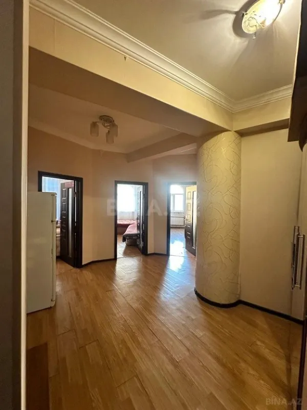 Satılır 2 otaqlı mənzil 77 m²