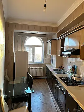 Satılır 2 otaqlı mənzil 77 m²