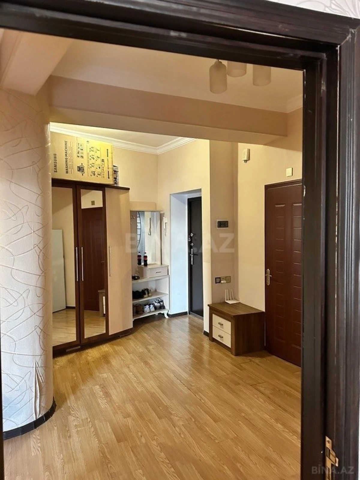 Satılır 2 otaqlı mənzil 77 m²
