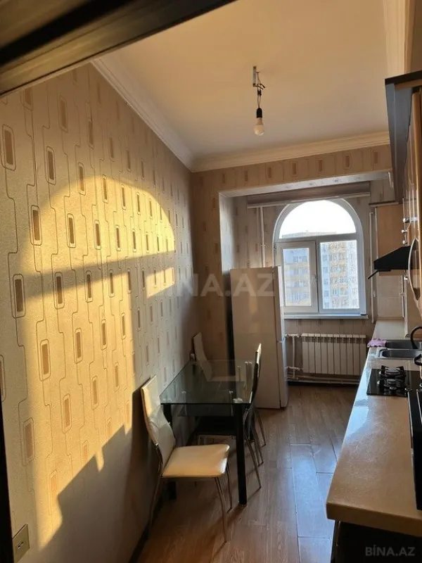 Satılır 2 otaqlı mənzil 77 m²