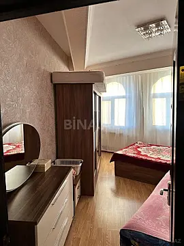 Satılır 2 otaqlı mənzil 77 m²