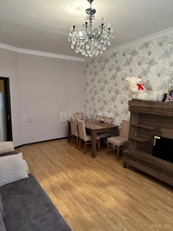 Satılır 2 otaqlı mənzil 77 m²