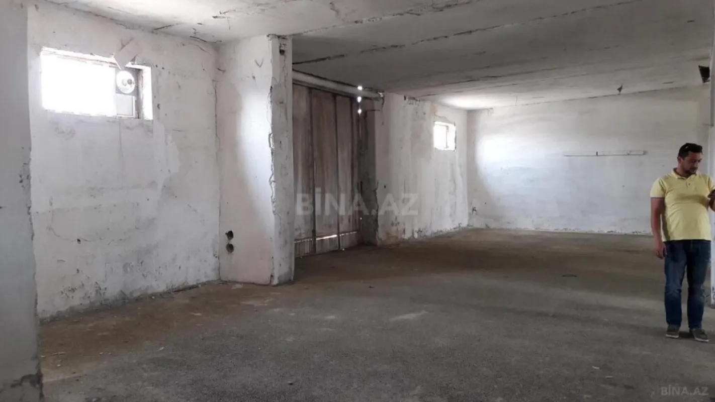 Satılır obyekt 700 m²