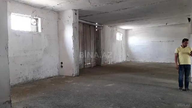 Satılır obyekt 700 m²