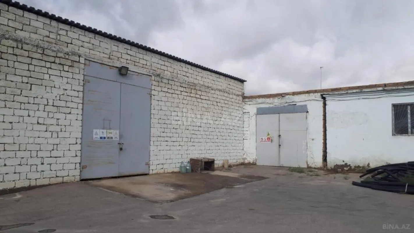 Satılır obyekt 700 m²