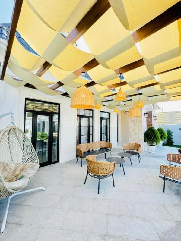 Satılır 5 otaqlı həyət evi 350 m²