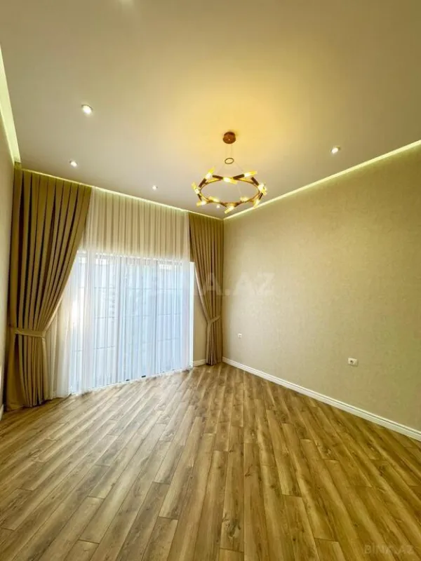 Satılır 5 otaqlı həyət evi 350 m²