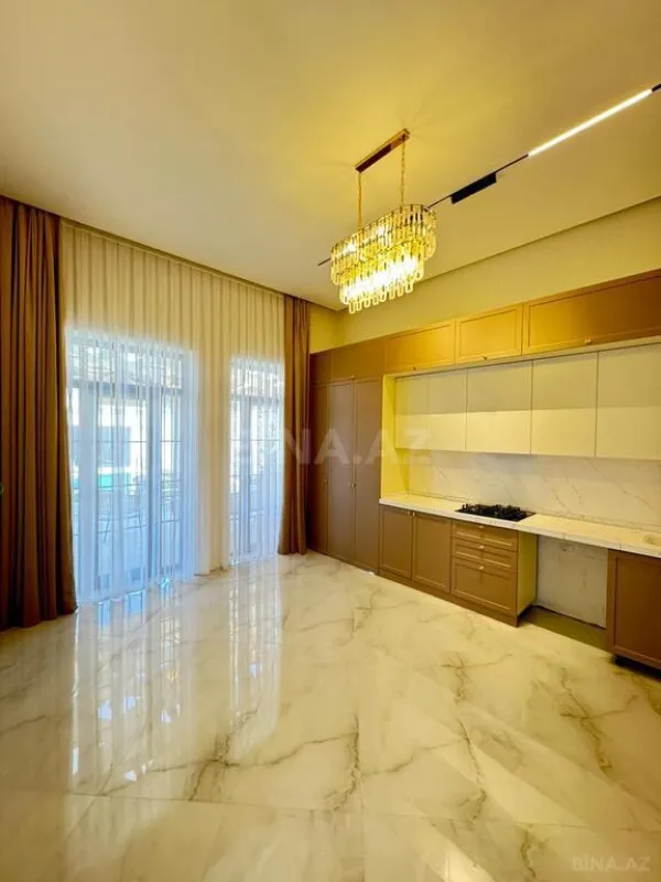Satılır 5 otaqlı həyət evi 350 m²