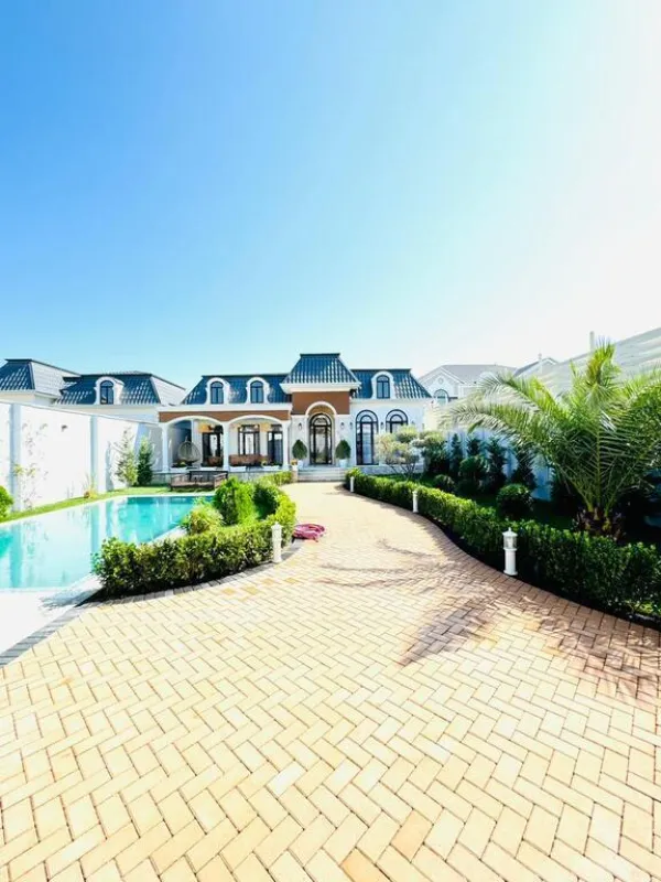 Satılır 5 otaqlı həyət evi 350 m²