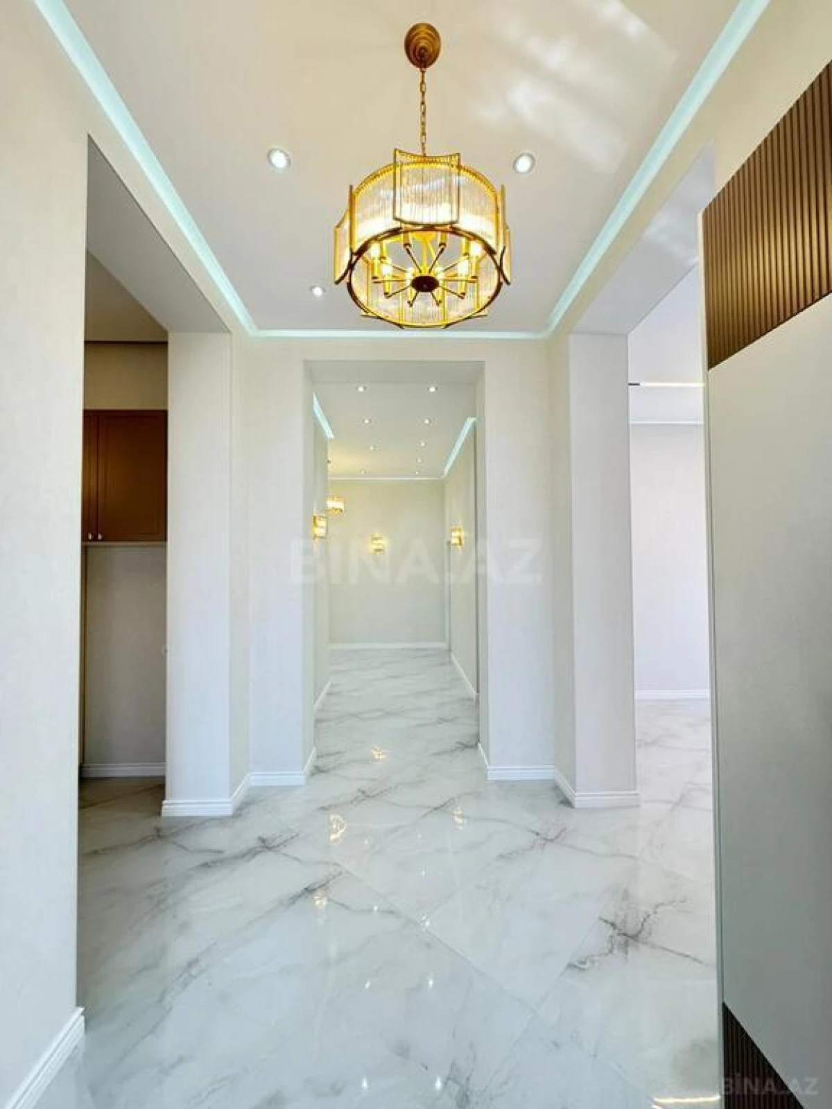 Satılır 5 otaqlı həyət evi 350 m²