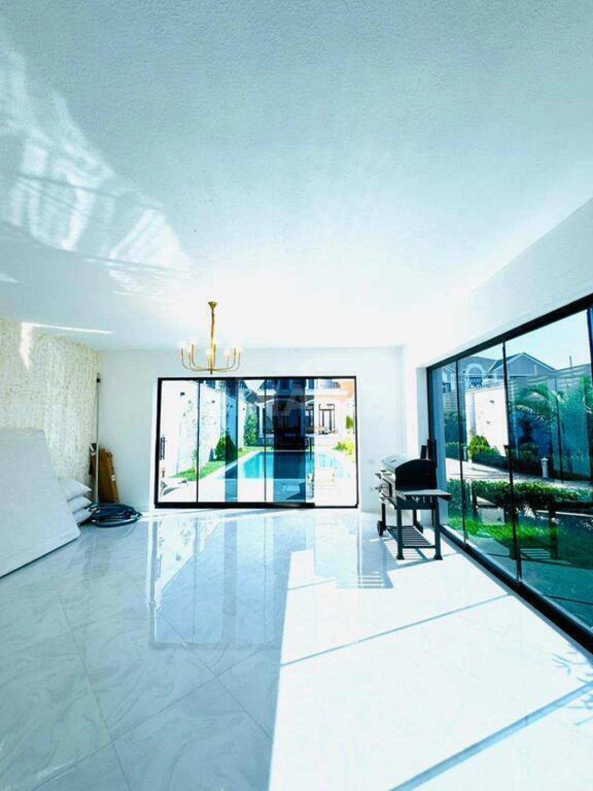 Satılır 5 otaqlı həyət evi 350 m²