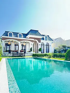 Satılır 5 otaqlı həyət evi 350 m²