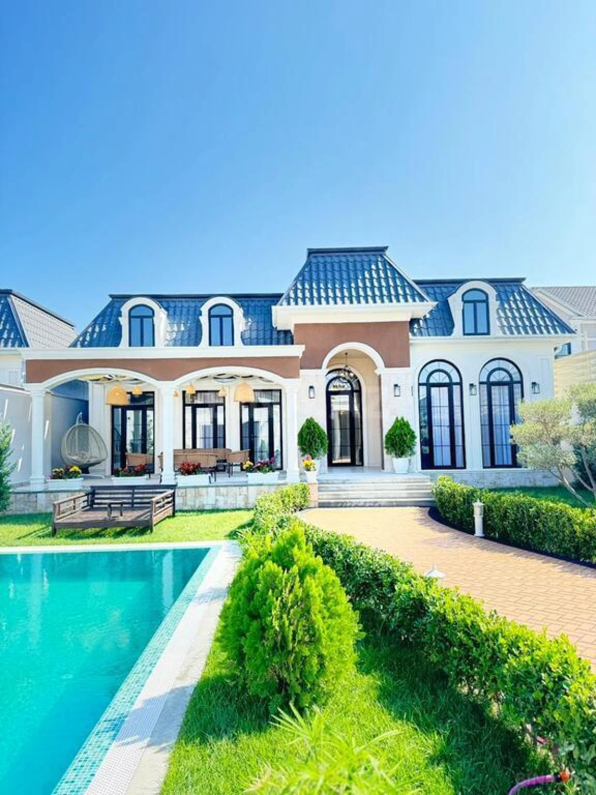 Satılır 5 otaqlı həyət evi 350 m²