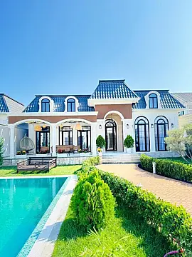 Satılır 5 otaqlı həyət evi 350 m²