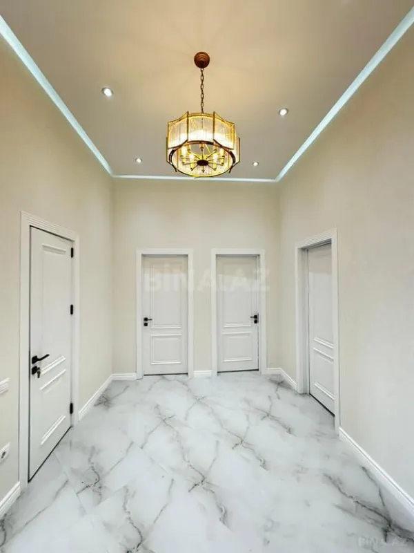 Satılır 5 otaqlı həyət evi 350 m²