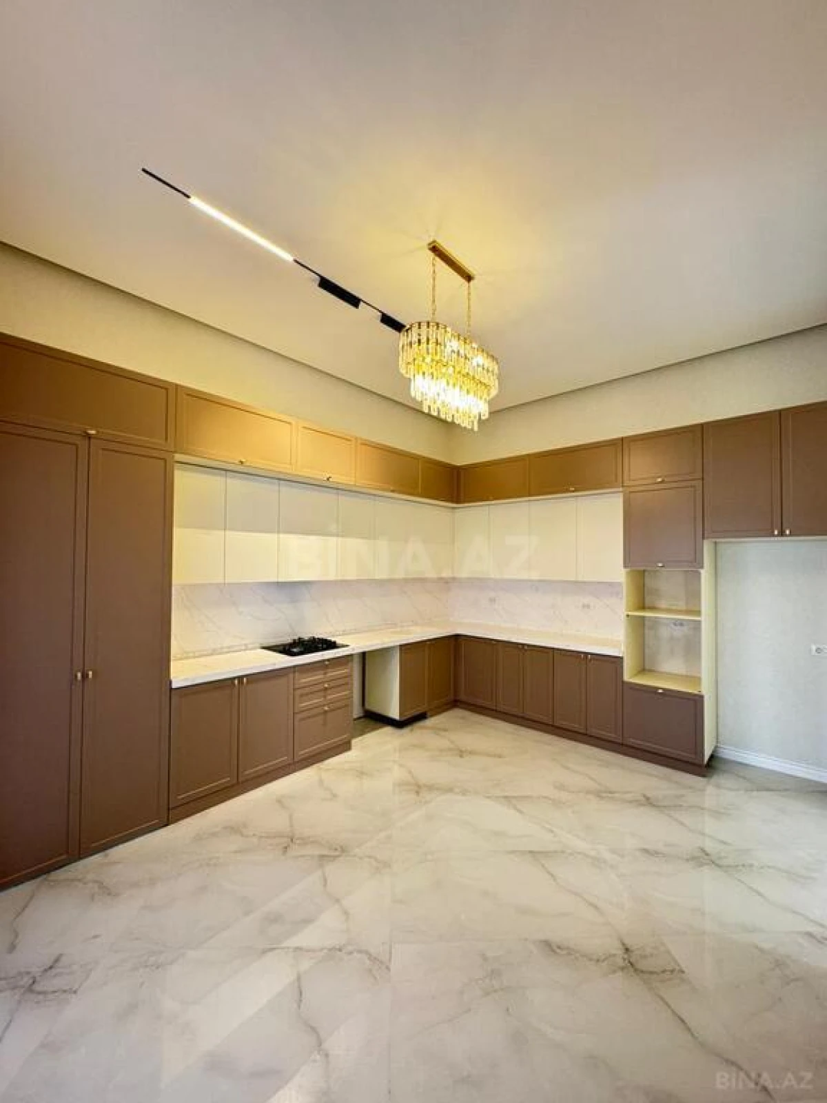 Satılır 5 otaqlı həyət evi 350 m²