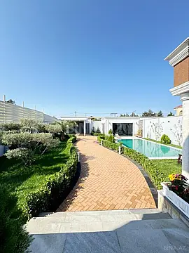 Satılır 5 otaqlı həyət evi 350 m²