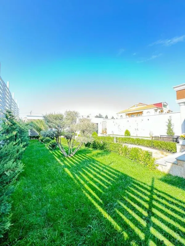 Satılır 5 otaqlı həyət evi 350 m²