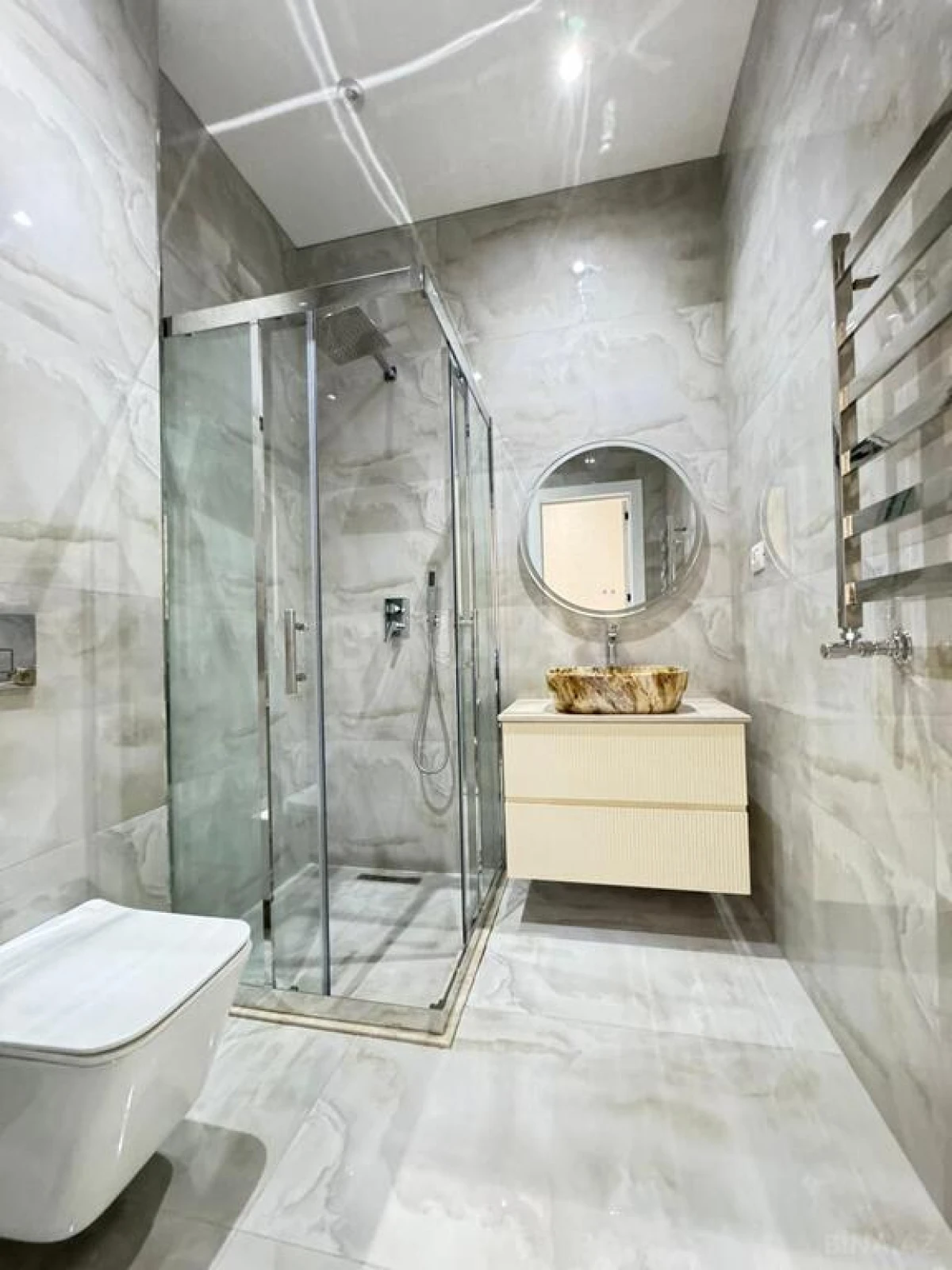 Satılır 5 otaqlı həyət evi 350 m²