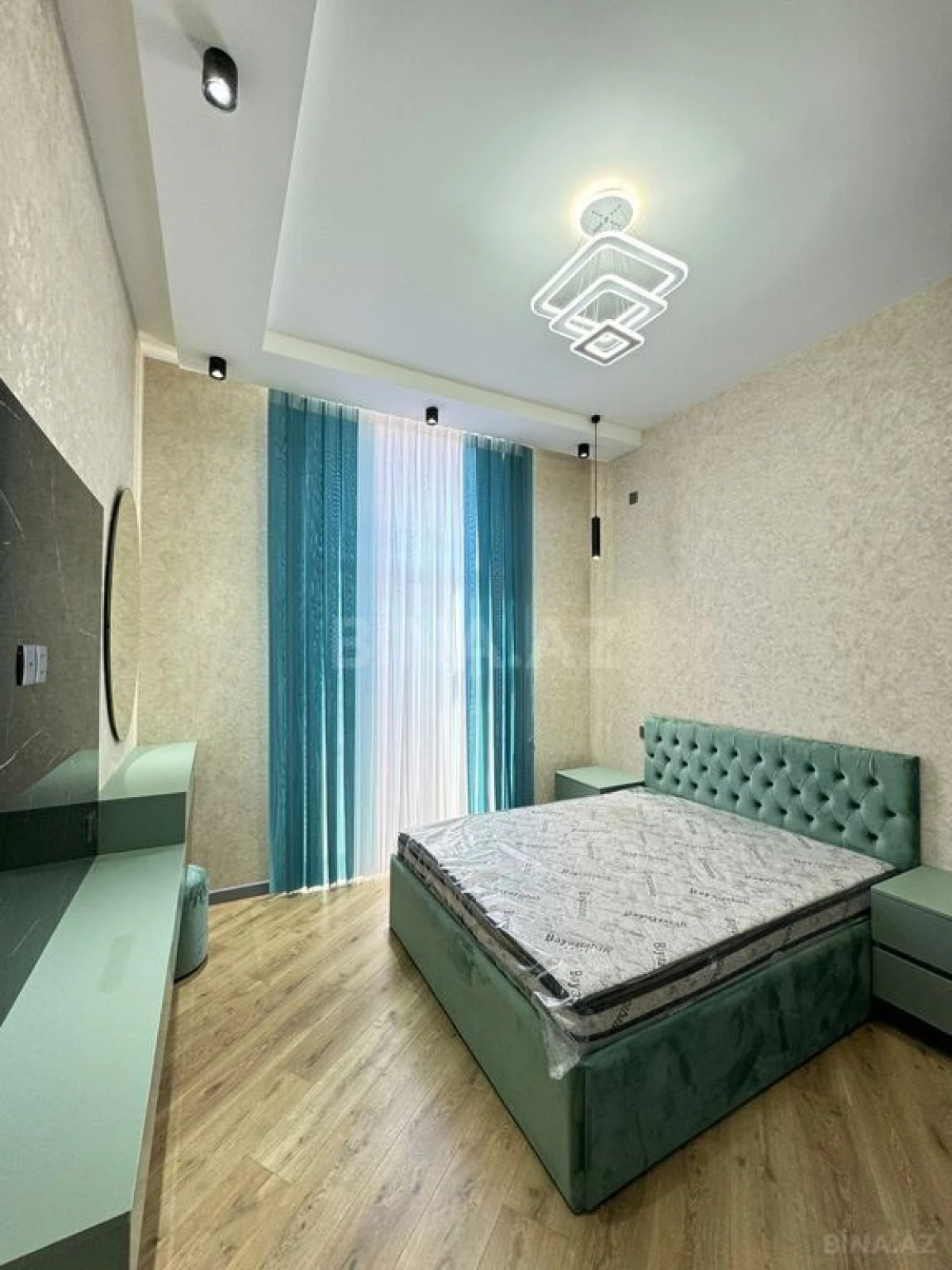 Satılır 5 otaqlı həyət evi 250 m²