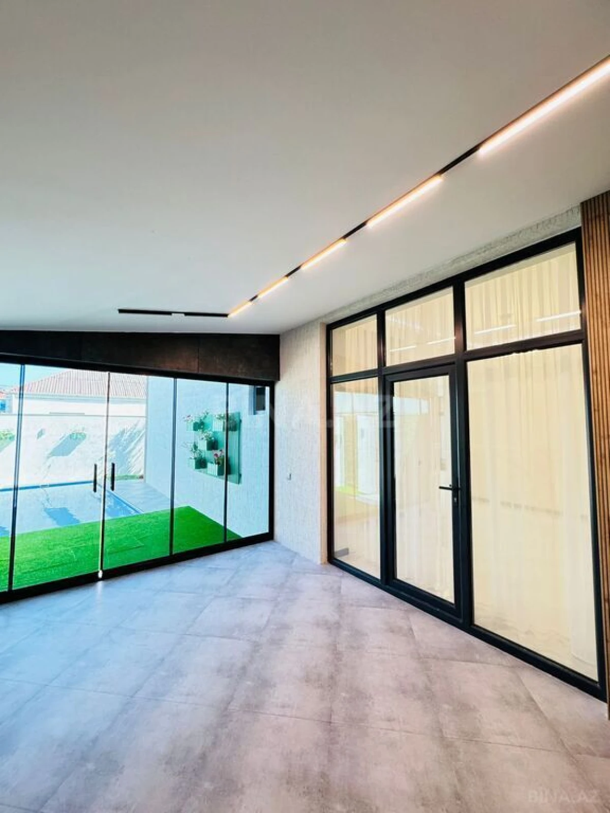 Satılır 5 otaqlı həyət evi 250 m²