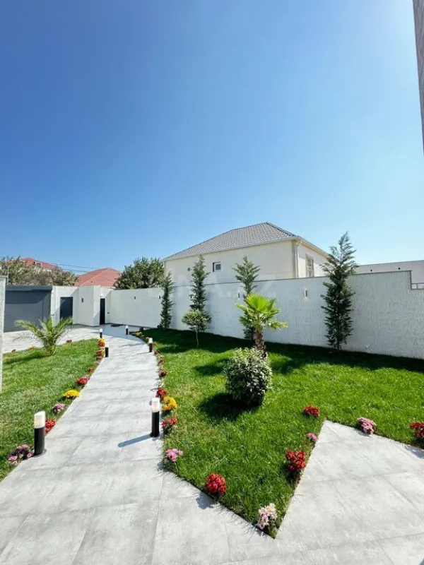Satılır 5 otaqlı həyət evi 250 m²