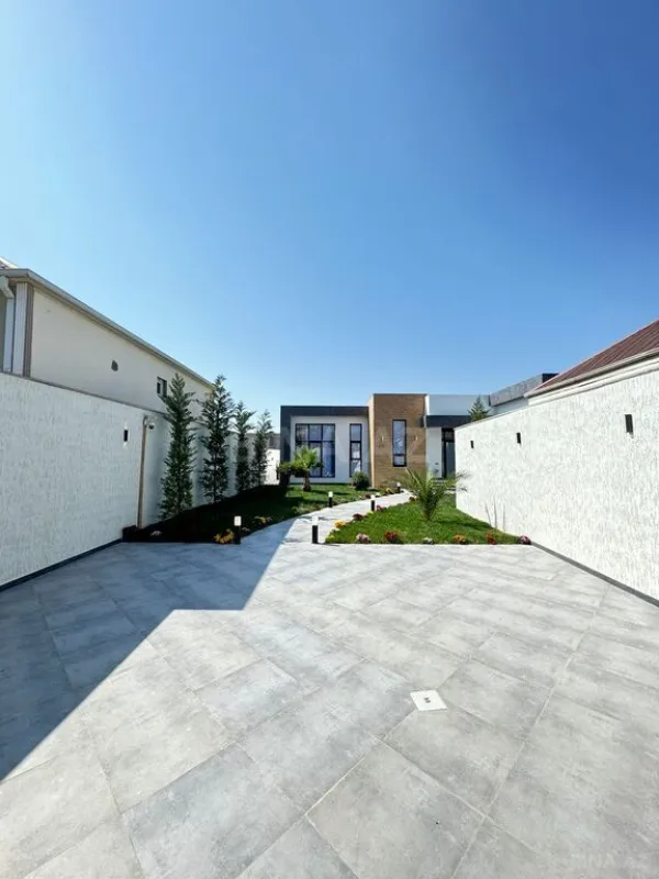 Satılır 5 otaqlı həyət evi 250 m²
