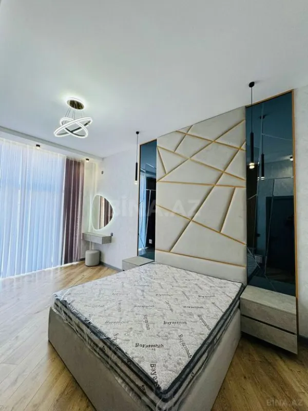 Satılır 5 otaqlı həyət evi 250 m²