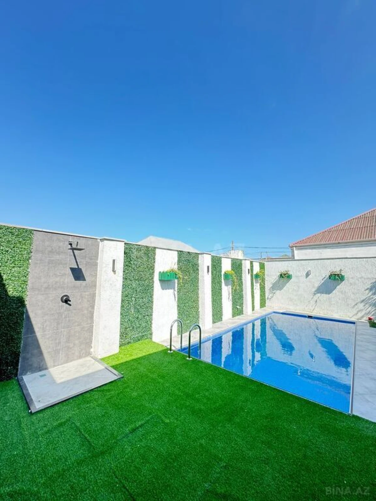 Satılır 5 otaqlı həyət evi 250 m²