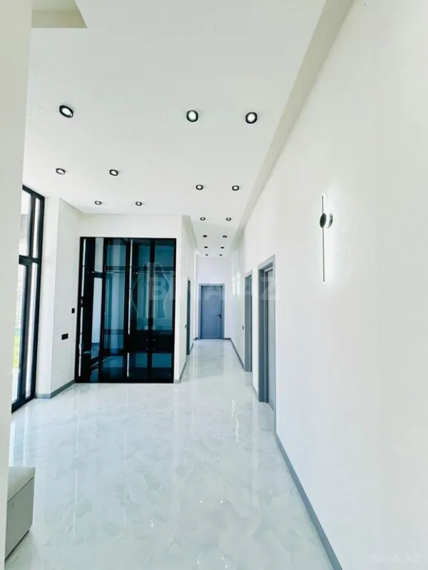 Satılır 5 otaqlı həyət evi 250 m²