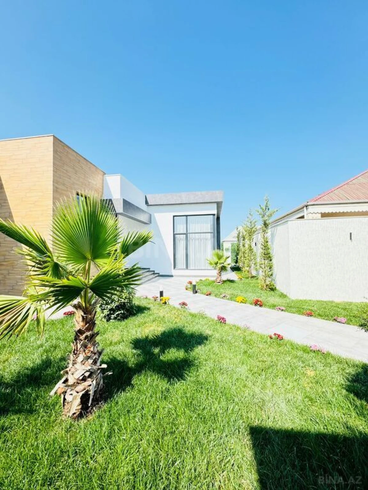 Satılır 5 otaqlı həyət evi 250 m²