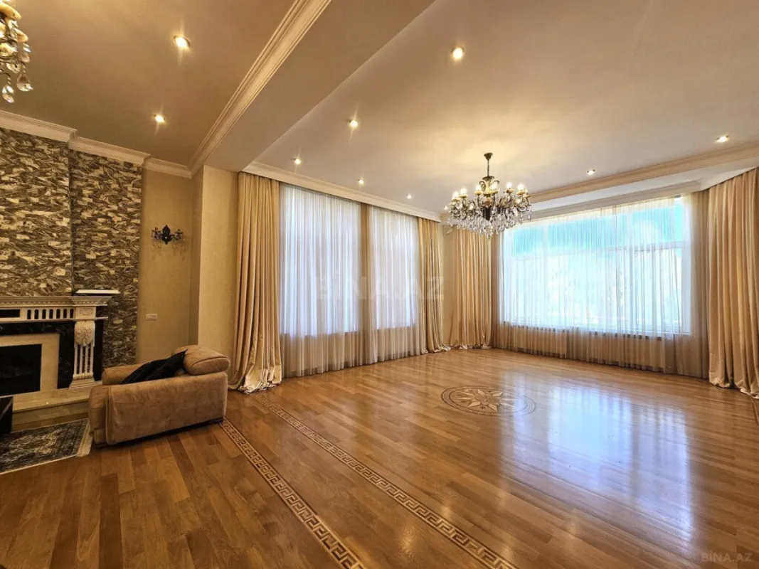 Satılır 8 otaqlı həyət evi 800 m²