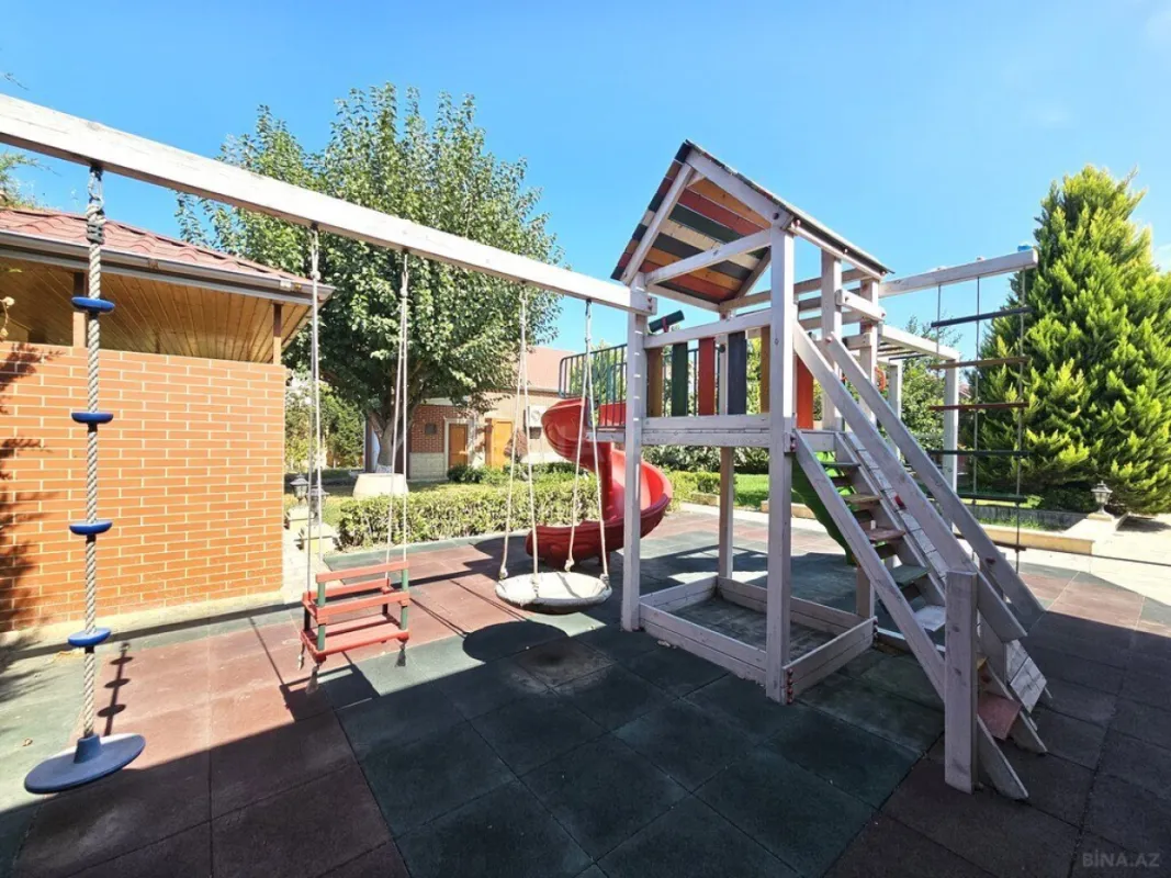 Satılır 8 otaqlı həyət evi 800 m²