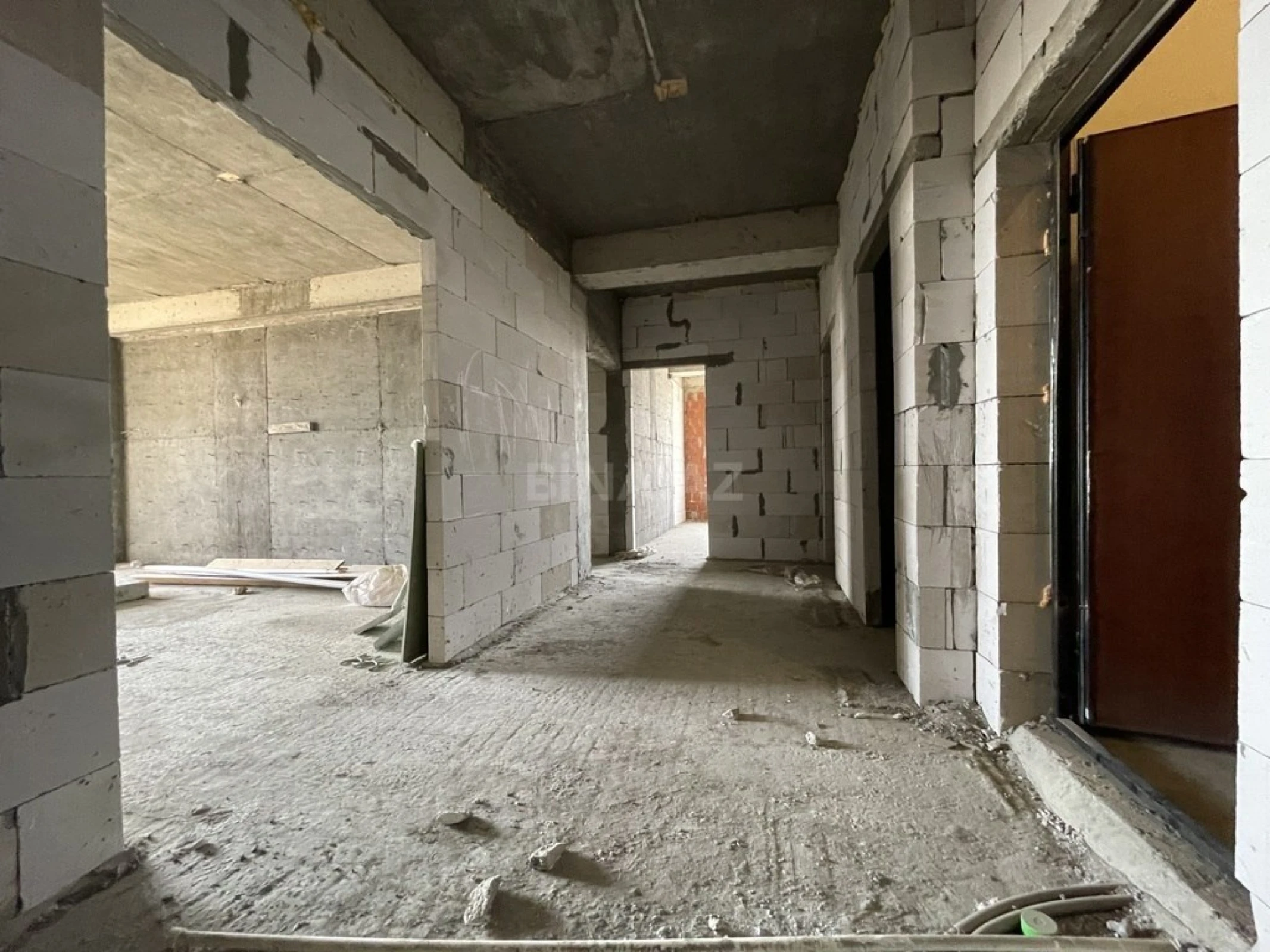 Satılır 3 otaqlı mənzil 124.3 m²