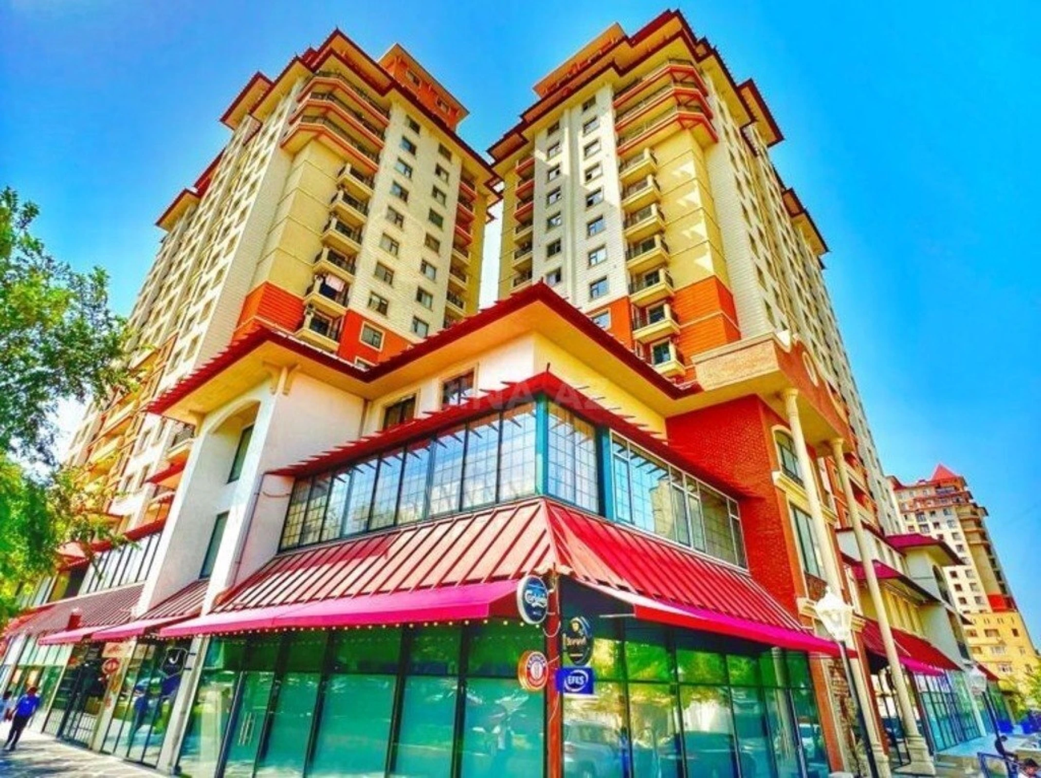 Satılır 3 otaqlı mənzil 124.3 m²